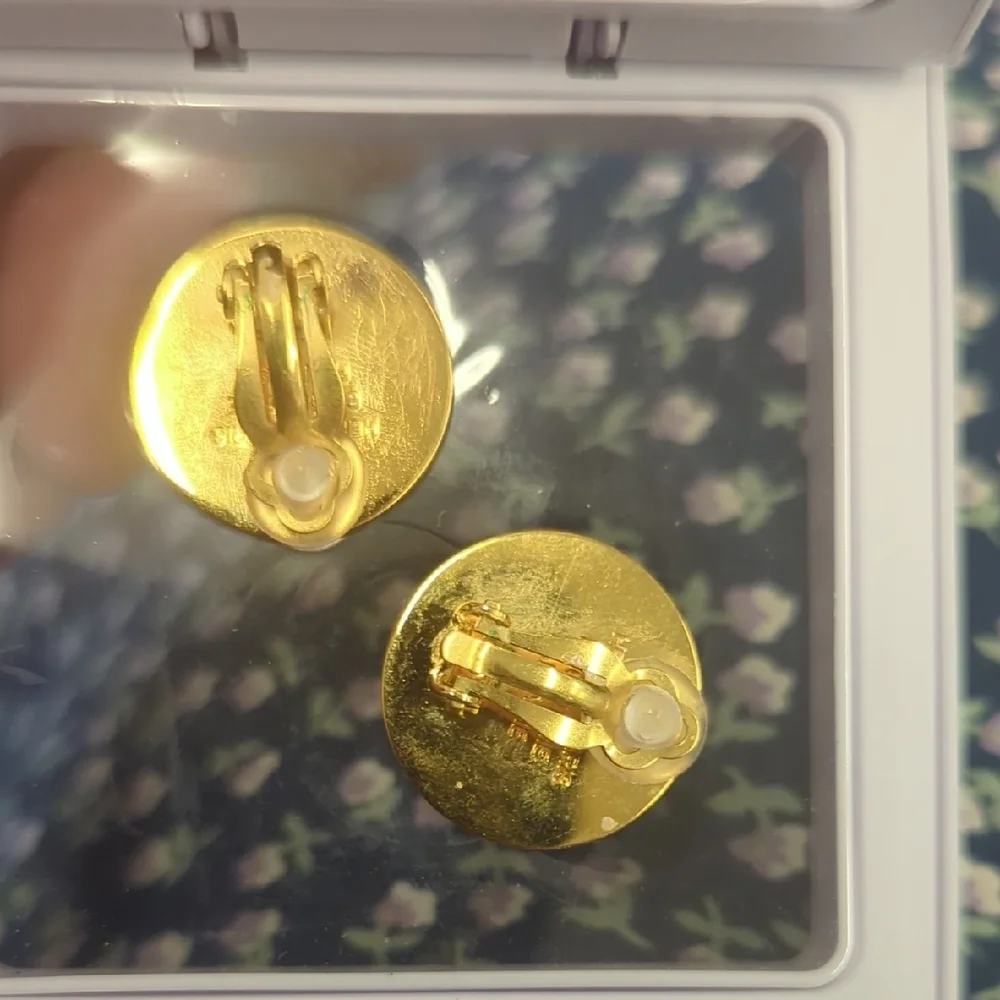 Authentic Hermès Gold Earring Set. FINAL PRICE - Picture 3 of 5